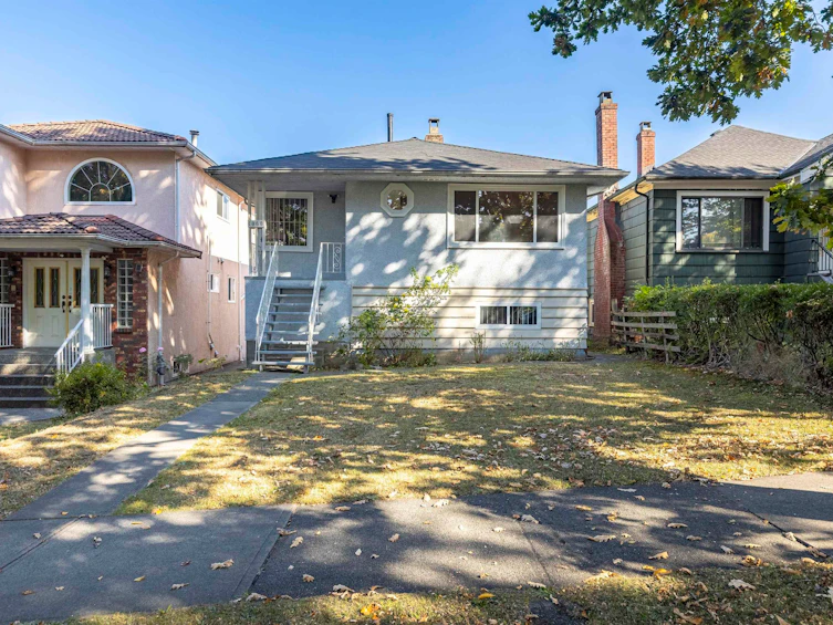 1060 Kelowna Street, Vancouver, BC, V5K 4E3