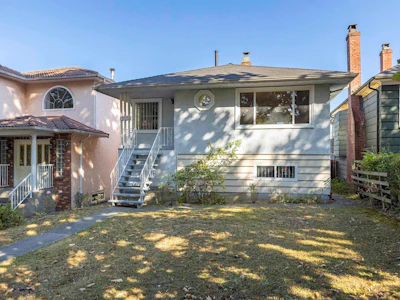 1060 Kelowna Street - 2