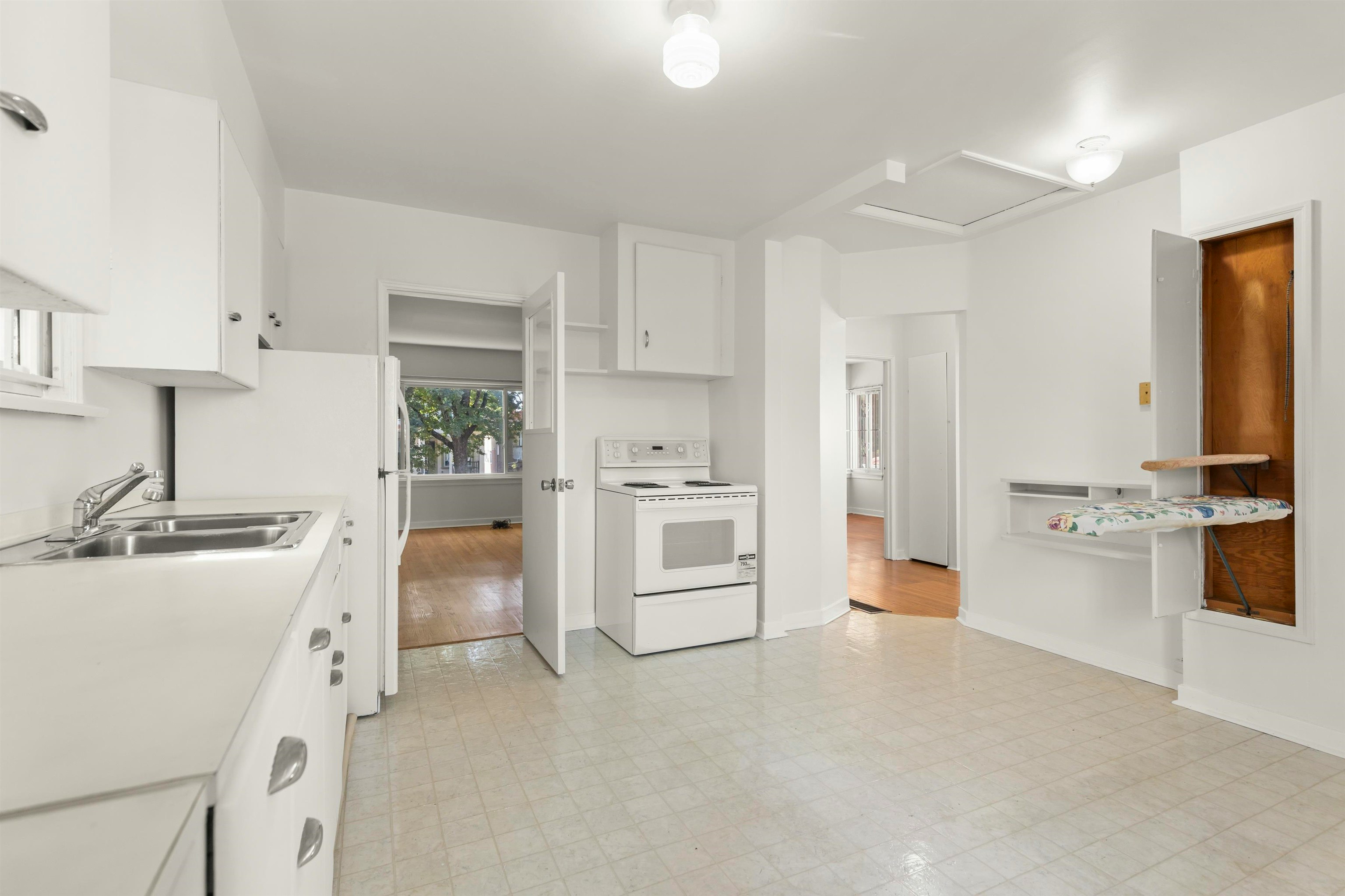 1060 Kelowna Street, Vancouver, BC, V5K 4E3 - 16