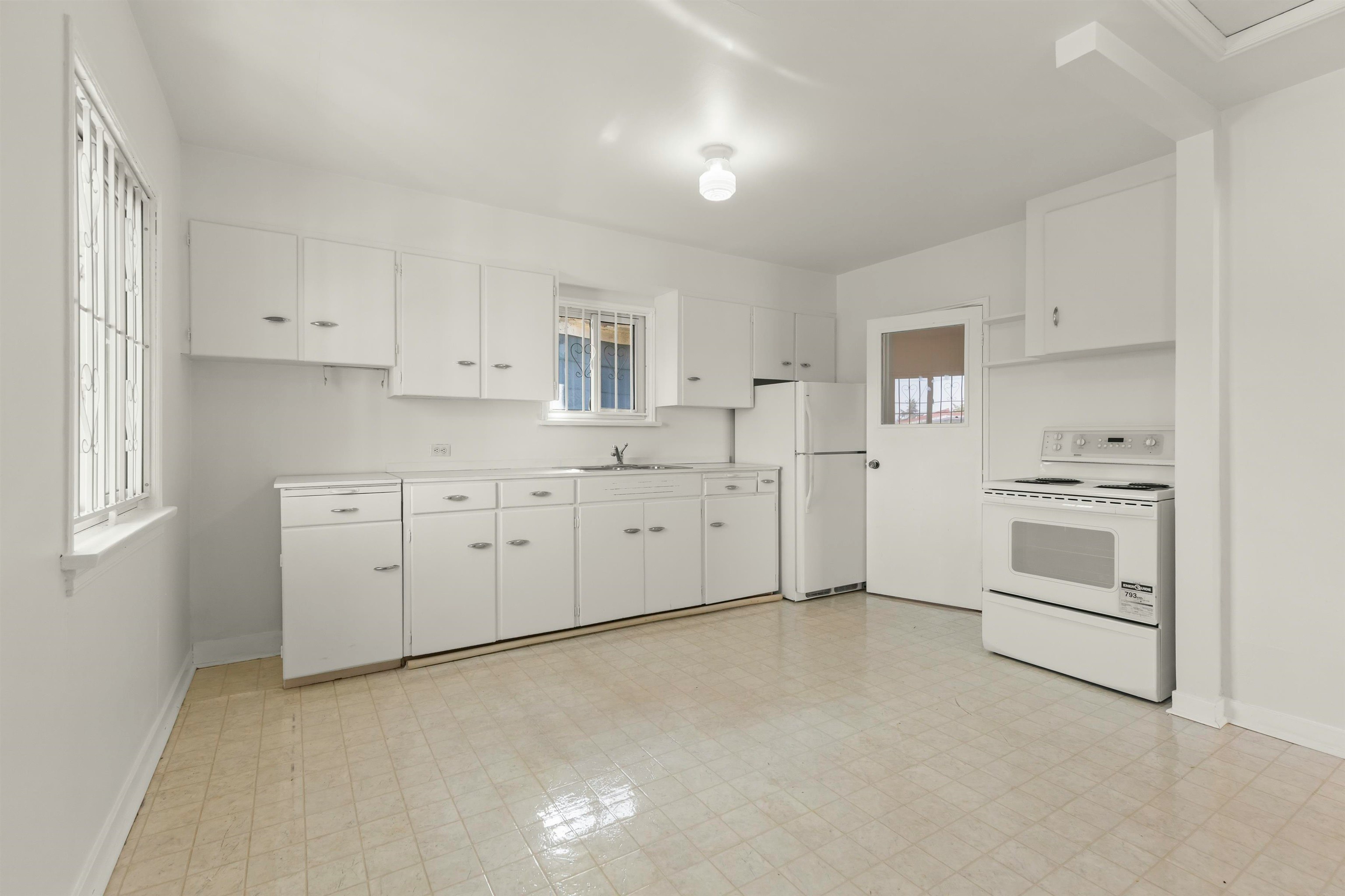 1060 Kelowna Street, Vancouver, BC, V5K 4E3 - 14