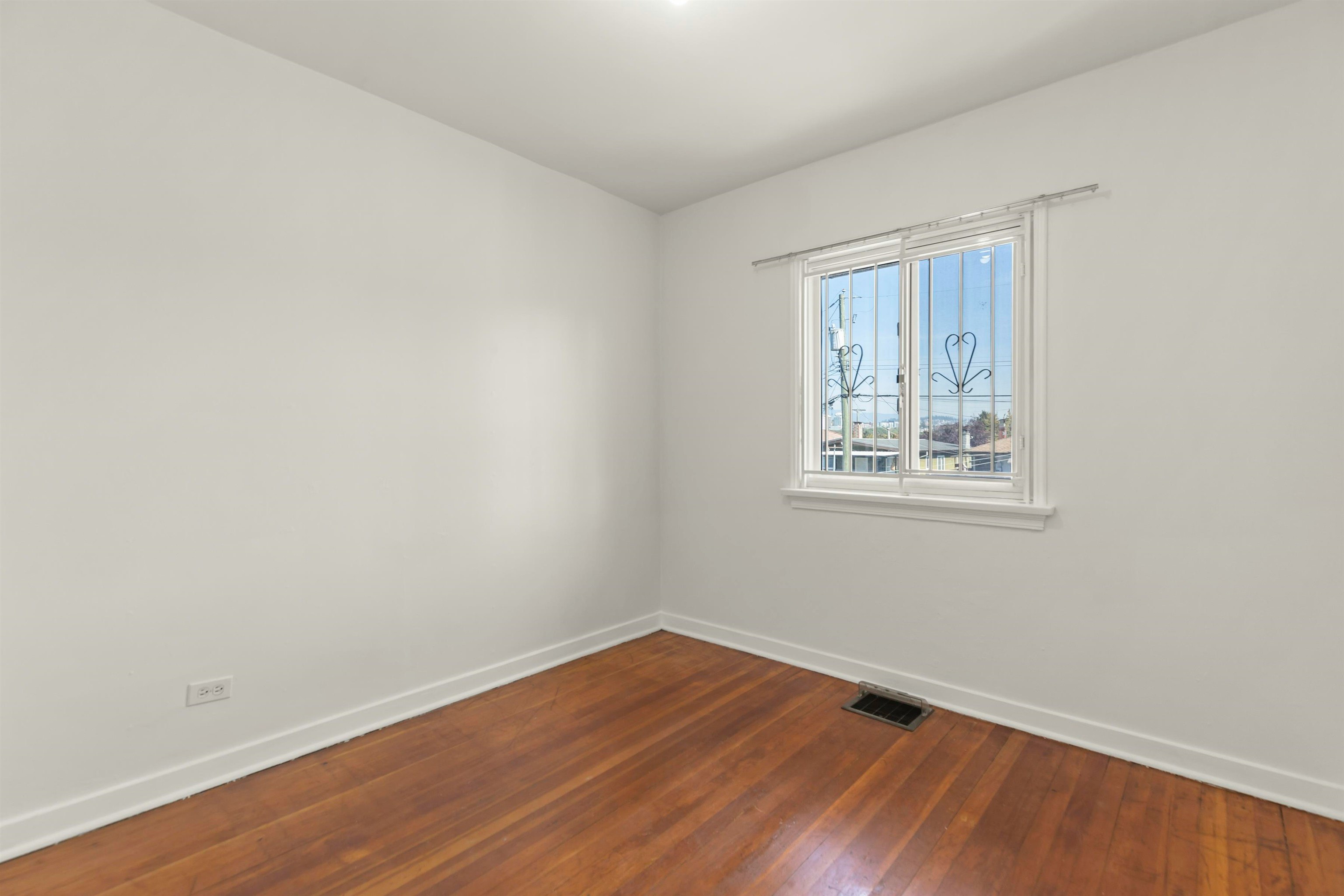 1060 Kelowna Street, Vancouver, BC, V5K 4E3 - 20