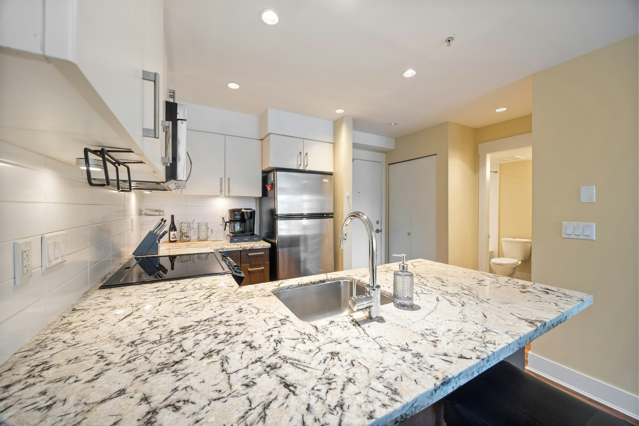 319-85 Eighth Avenue, New Westminster, BC, V3L 0E9 - 16
