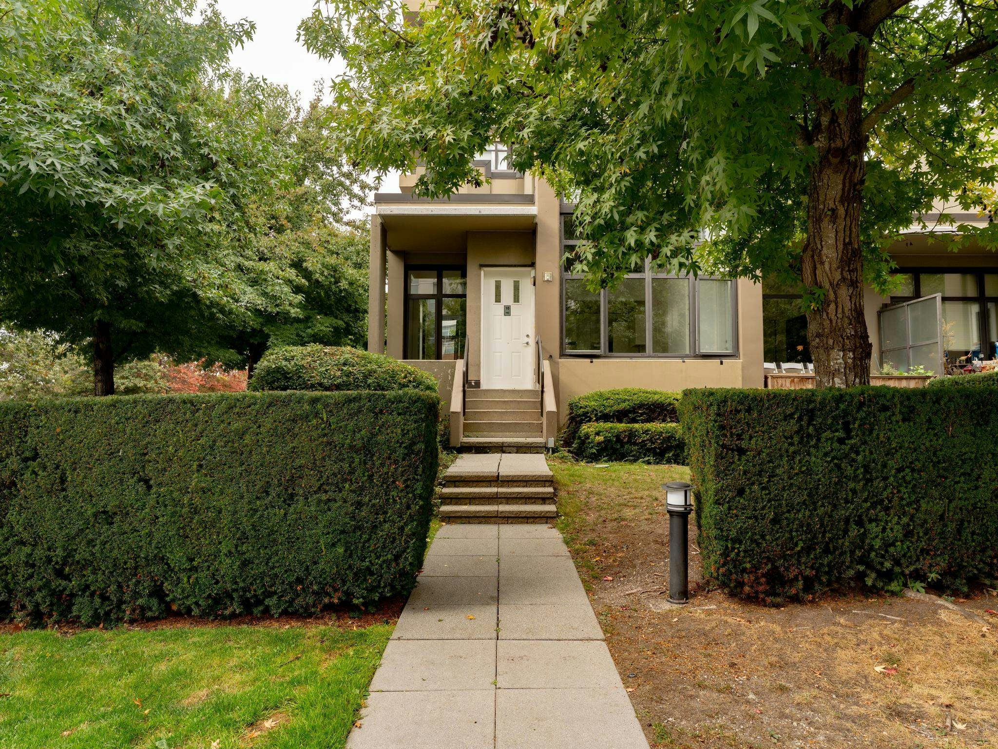TH10-2355 Madison Avenue, Burnaby, BC, V5C 0B3