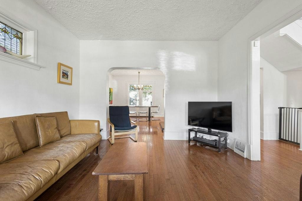 1791 E 7th Avenue, Vancouver, BC, V5N 1S1 - 8