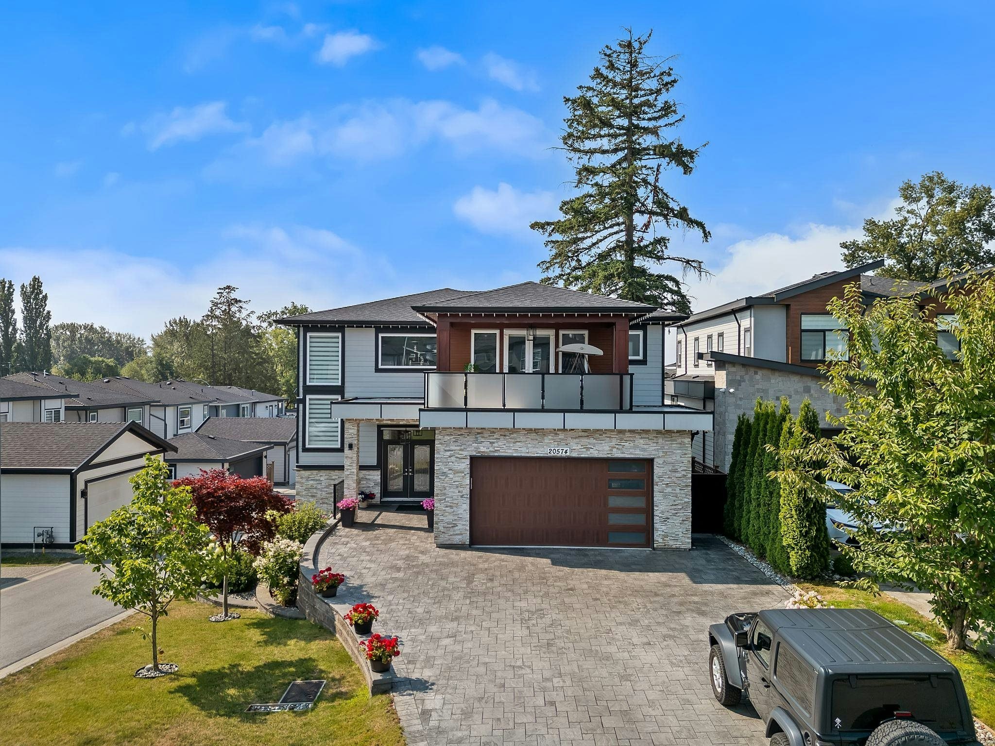 20574 71 Avenue, Langley, BC, V2Y 3J9