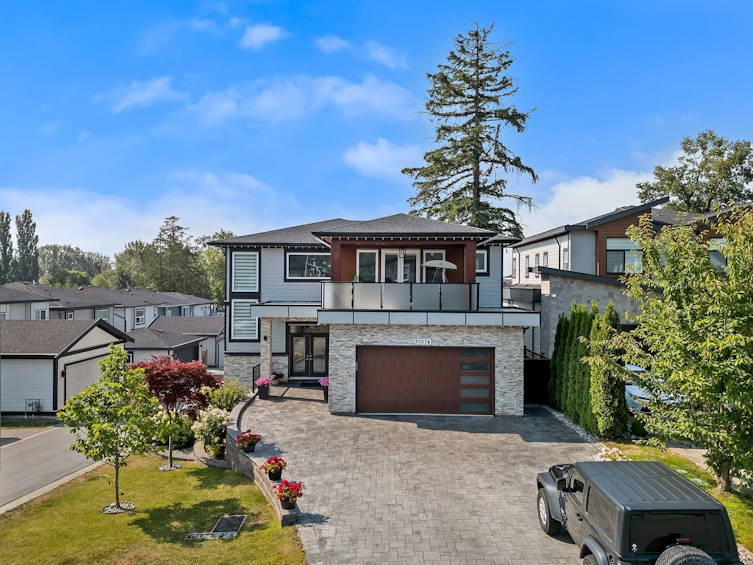 20574 71 Avenue, Langley, BC, V2Y 3J9