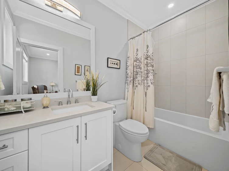 20574 71 Avenue, Langley, BC, V2Y 3J9 - 20