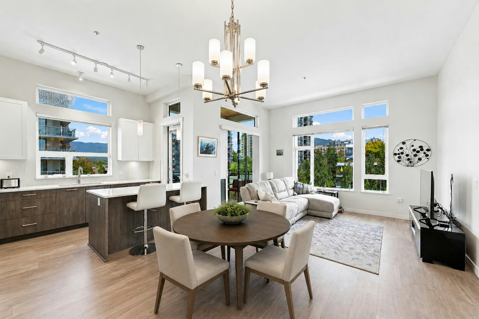 606-123 W 1st Street, North Vancouver, BC, V7M 0E5