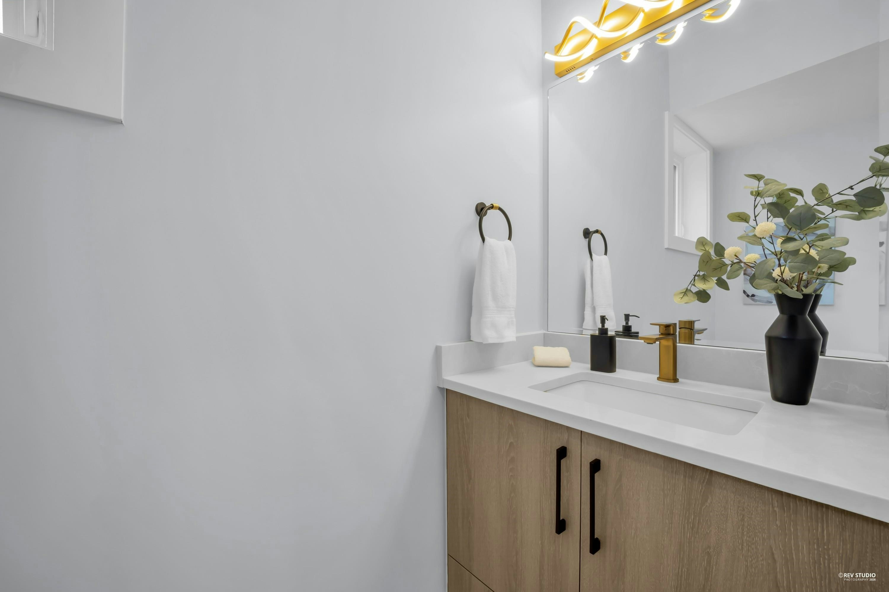 2619 Mcgill Street, Vancouver, BC, V5K 1H2 - 11
