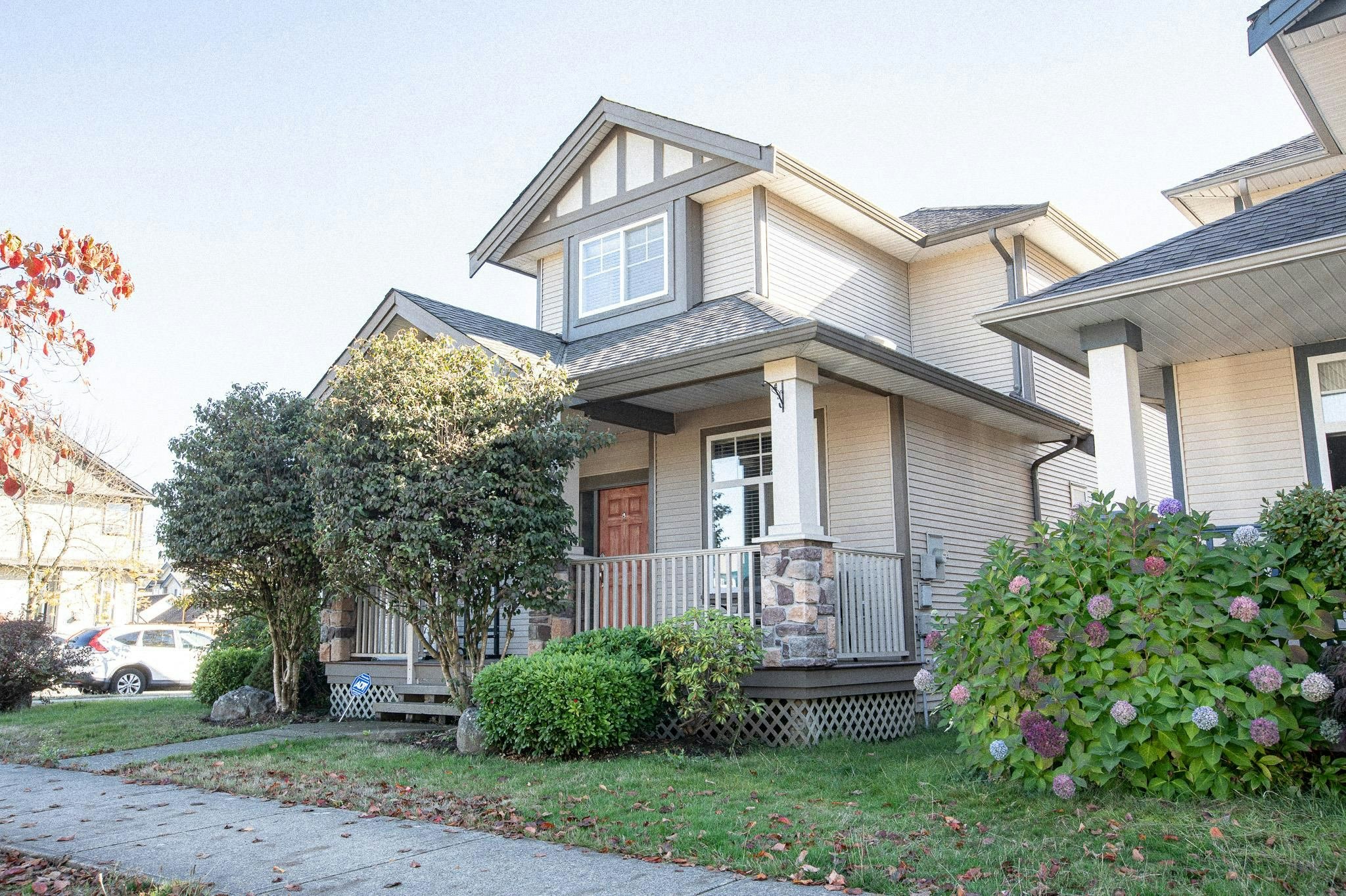 19096 68a Avenue, Surrey, BC, V4N 5P4