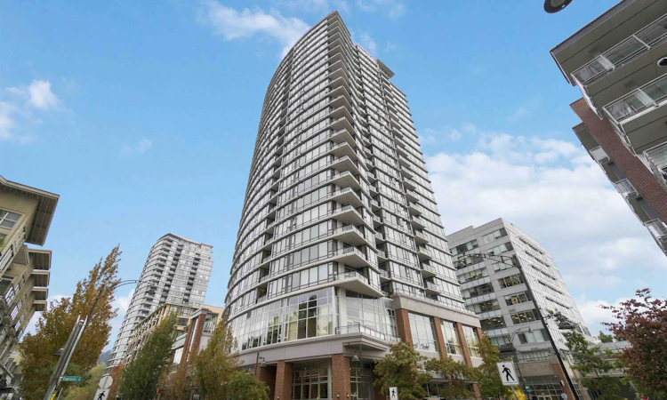 1802-400 Capilano Road
