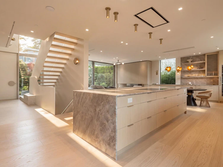 4521 Langara Avenue, Vancouver, BC, V6R 1C9 - 3