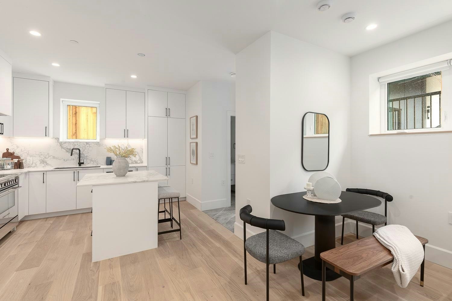 851 E 19th Avenue, Vancouver, BC, V5V 1K6 - 4