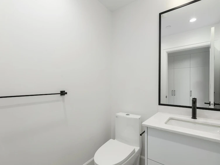 851 E 19th Avenue, Vancouver, BC, V5V 1K6 - 9