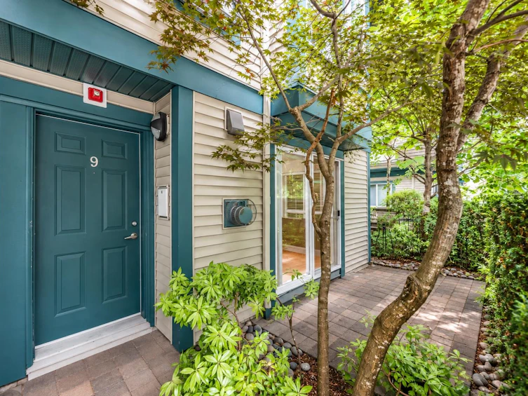 9-288 St. Davids Avenue, North Vancouver, BC, V7L 4X2