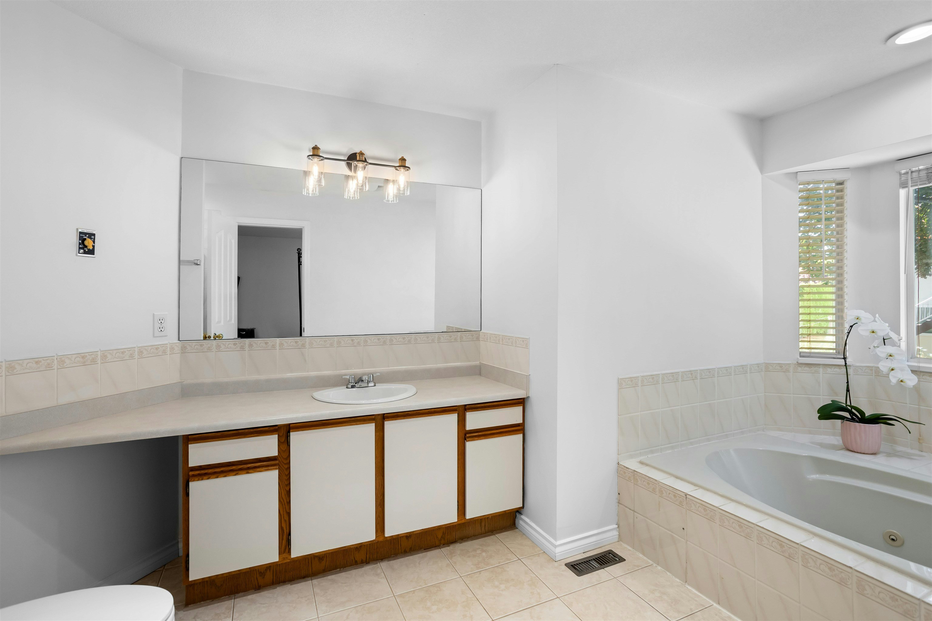 12201 67a Avenue, Surrey, BC, V3W 0L9 - 20