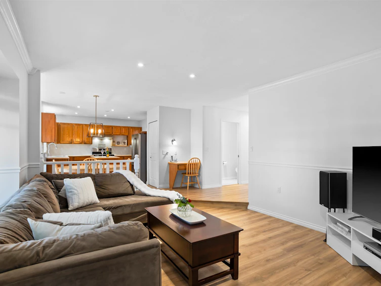 12201 67a Avenue, Surrey, BC, V3W 0L9 - 11
