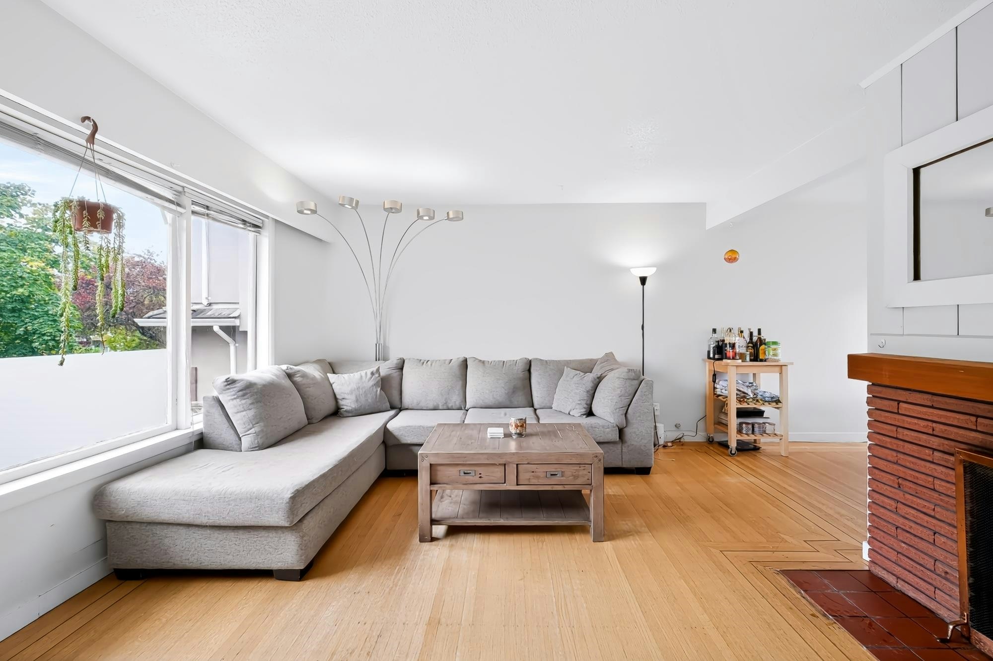1685 E 55th Avenue - 3