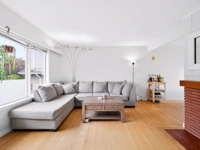 1685 E 55th Avenue - 3
