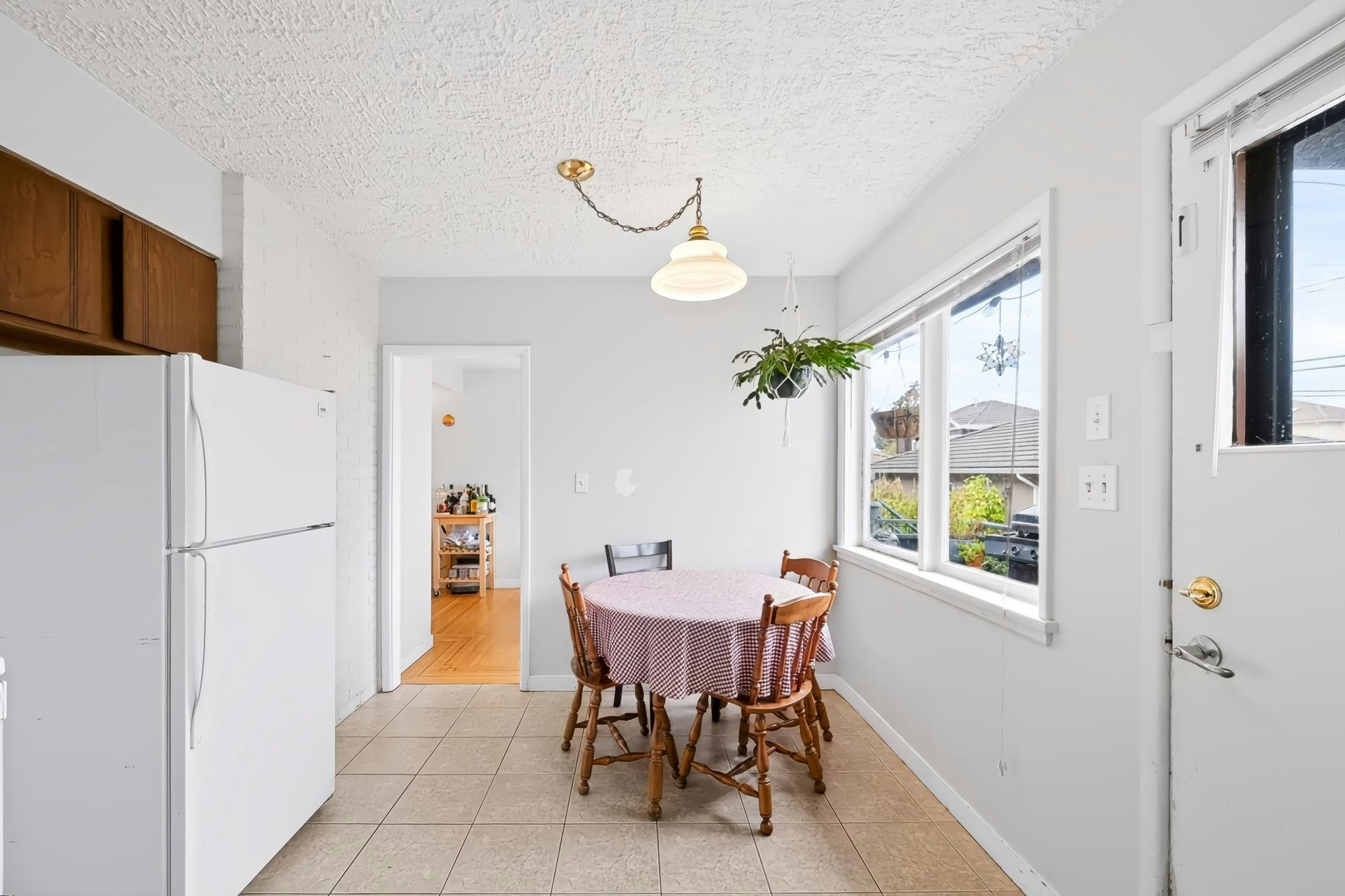 1685 E 55th Avenue - 5