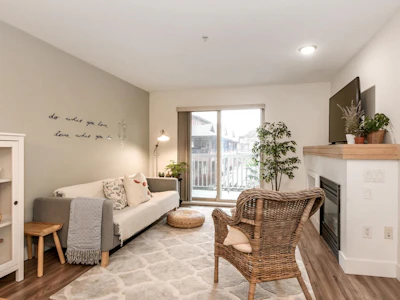205-6500 194 Street - 3