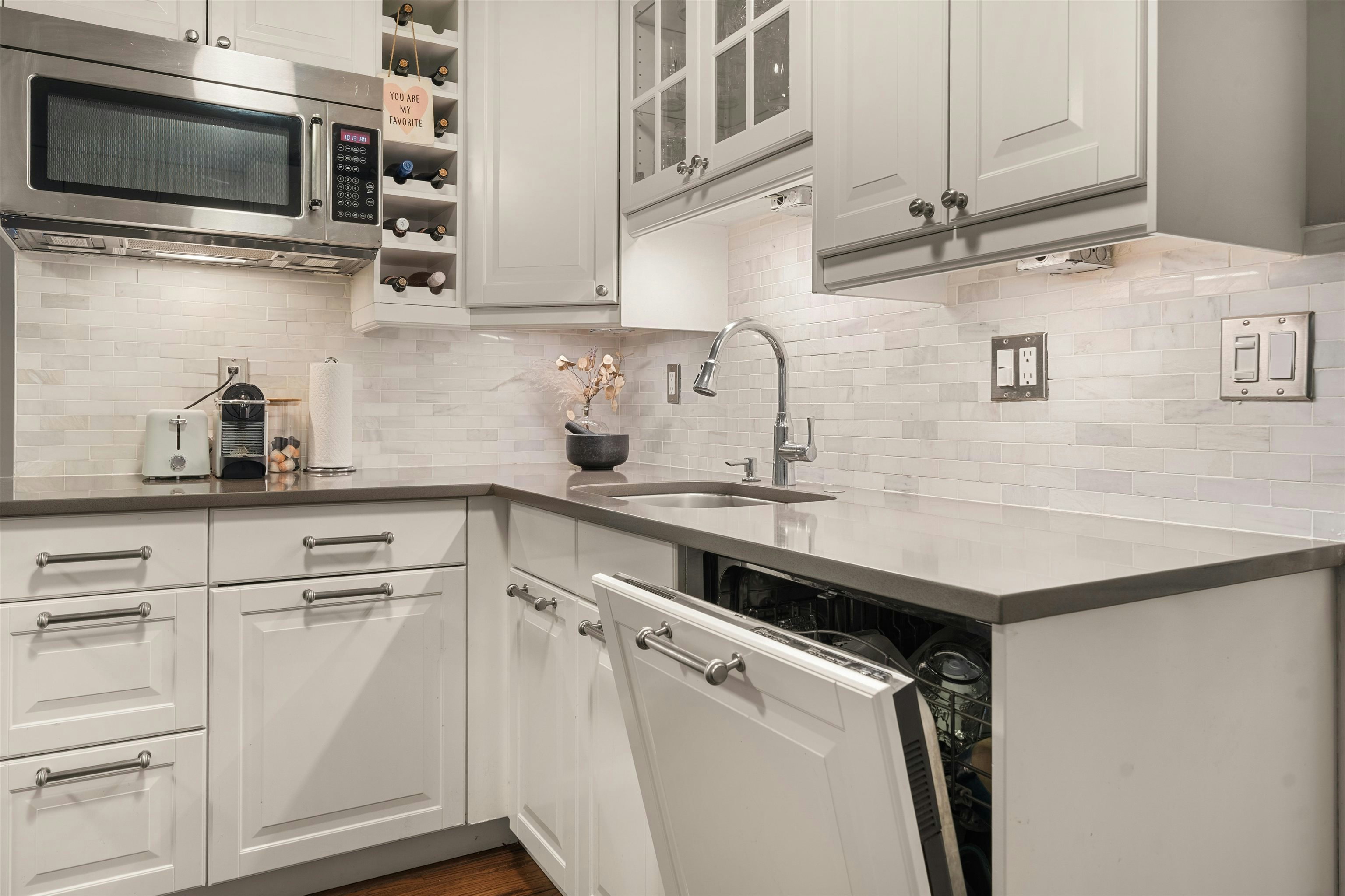 709 Prior Street, Vancouver, BC, V6A 2G8 - 13