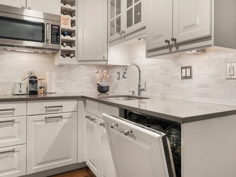 709 Prior Street, Vancouver, BC, V6A 2G8 - 13
