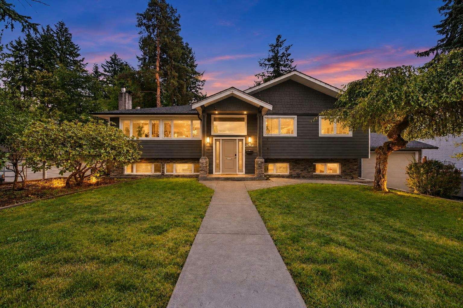 21768 117 Avenue, Maple Ridge, BC, V2X 2J5