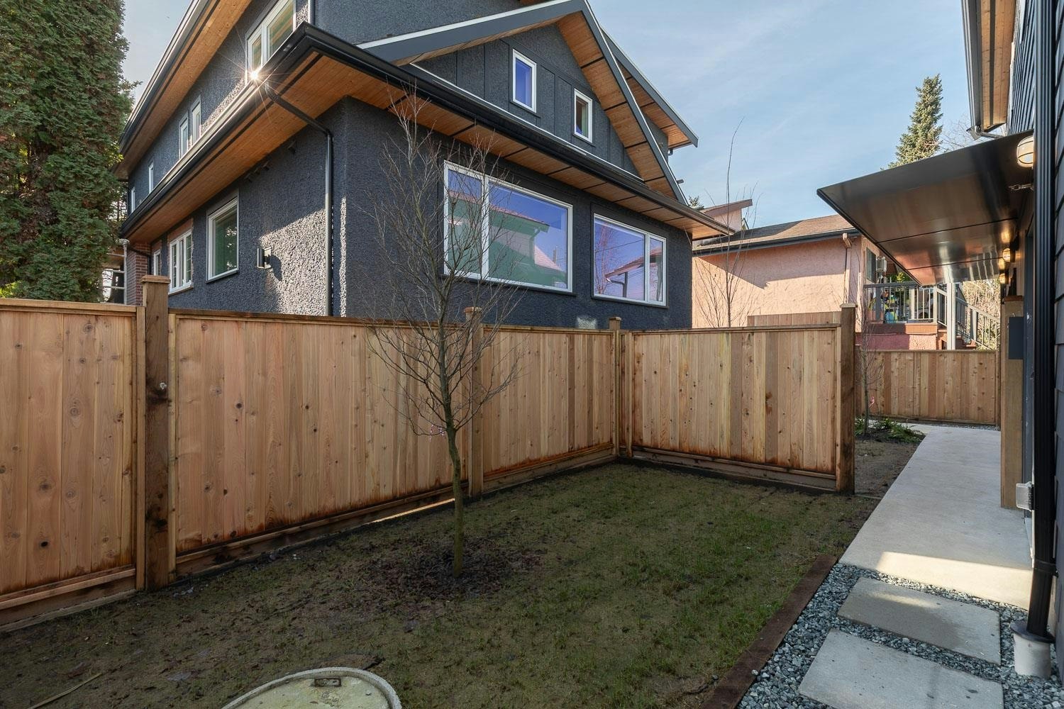 849 E 19th Avenue, Vancouver, BC, V5V 1K6 - 16