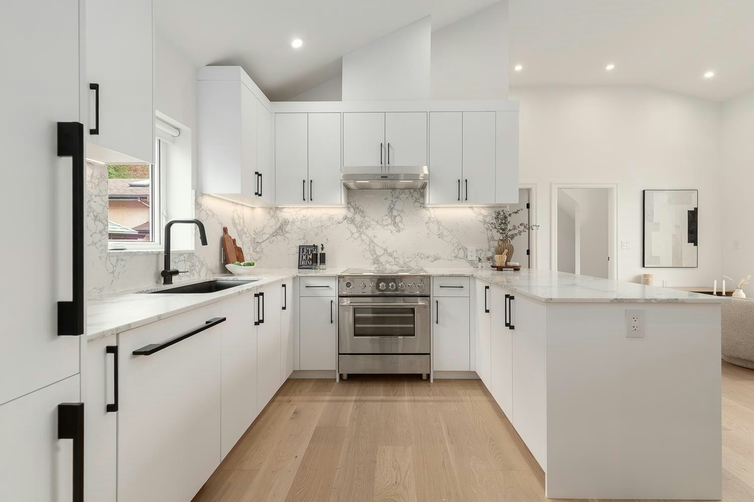 849 E 19th Avenue, Vancouver, BC, V5V 1K6 - 3
