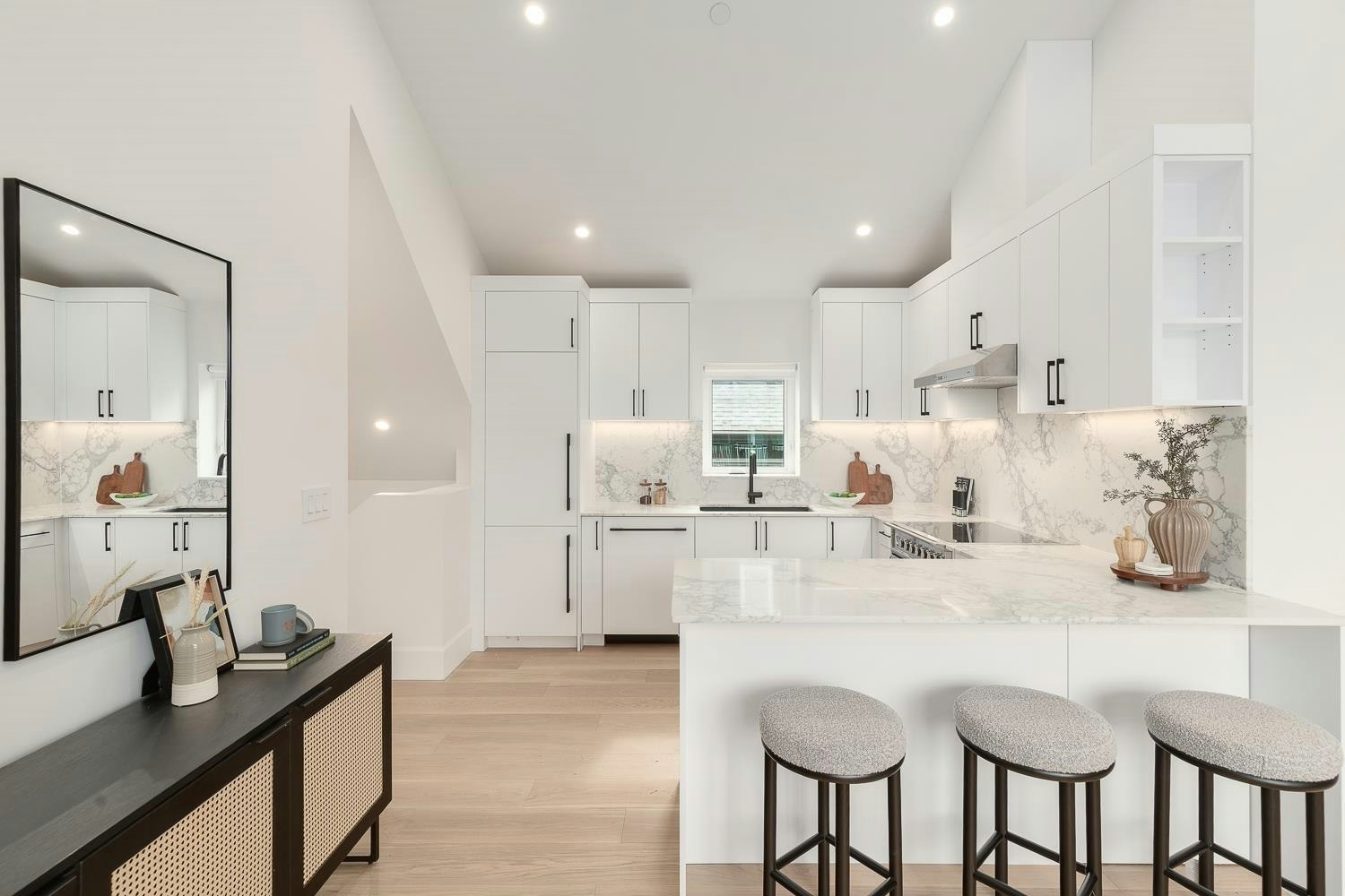 849 E 19th Avenue, Vancouver, BC, V5V 1K6 - 4