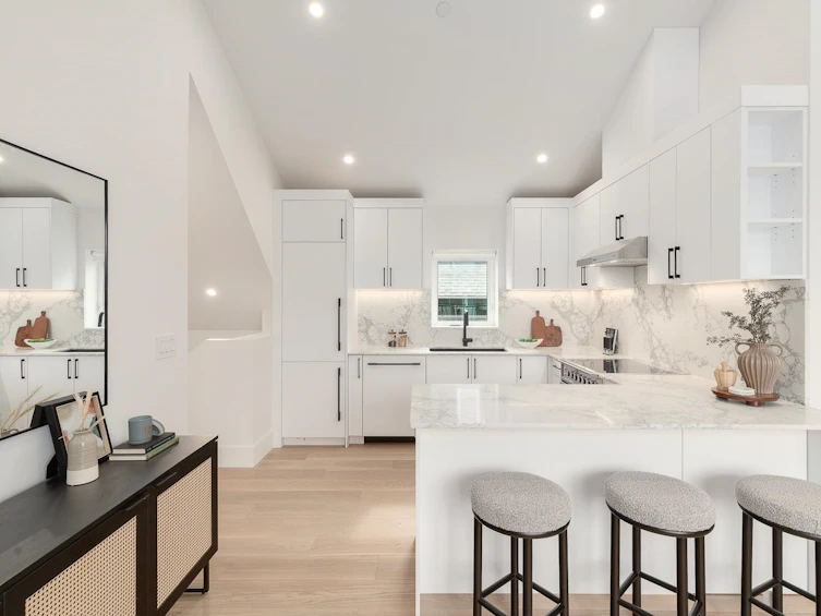 849 E 19th Avenue, Vancouver, BC, V5V 1K6 - 4