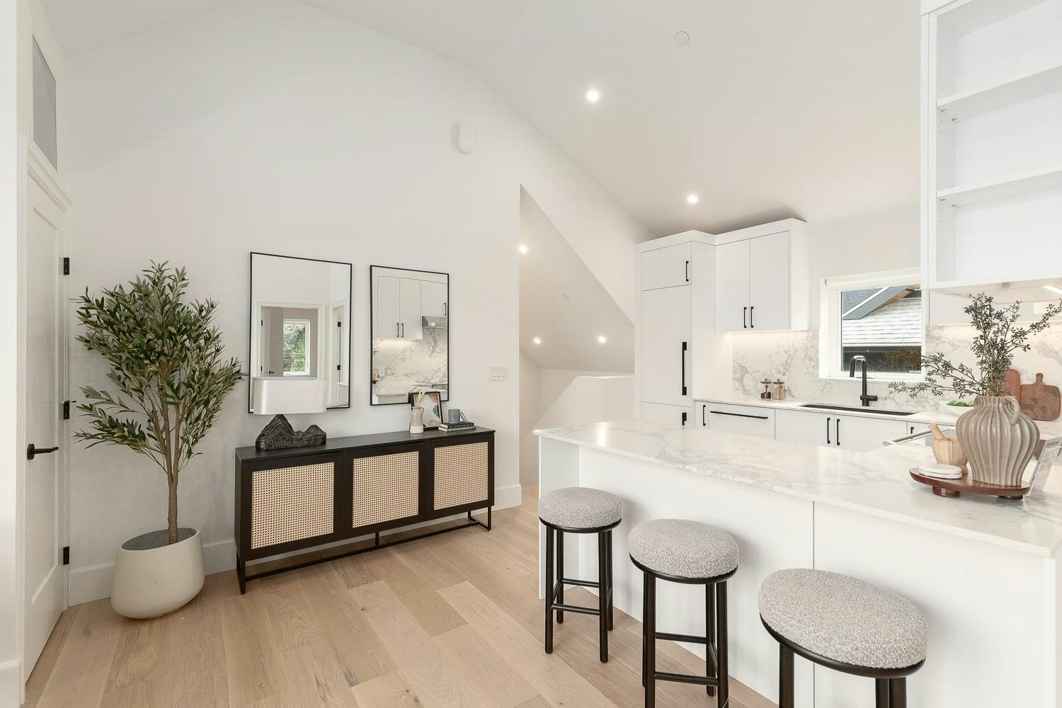 849 E 19th Avenue, Vancouver, BC, V5V 1K6 - 8