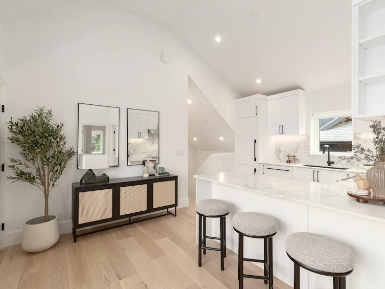 849 E 19th Avenue, Vancouver, BC, V5V 1K6 - 8