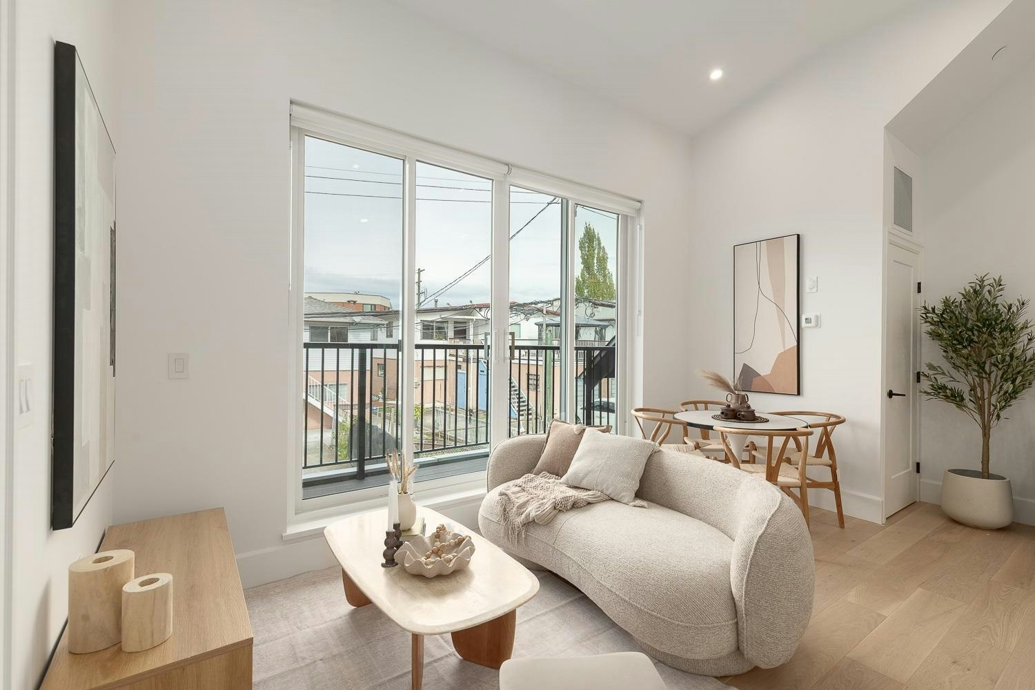 849 E 19th Avenue, Vancouver, BC, V5V 1K6 - 6