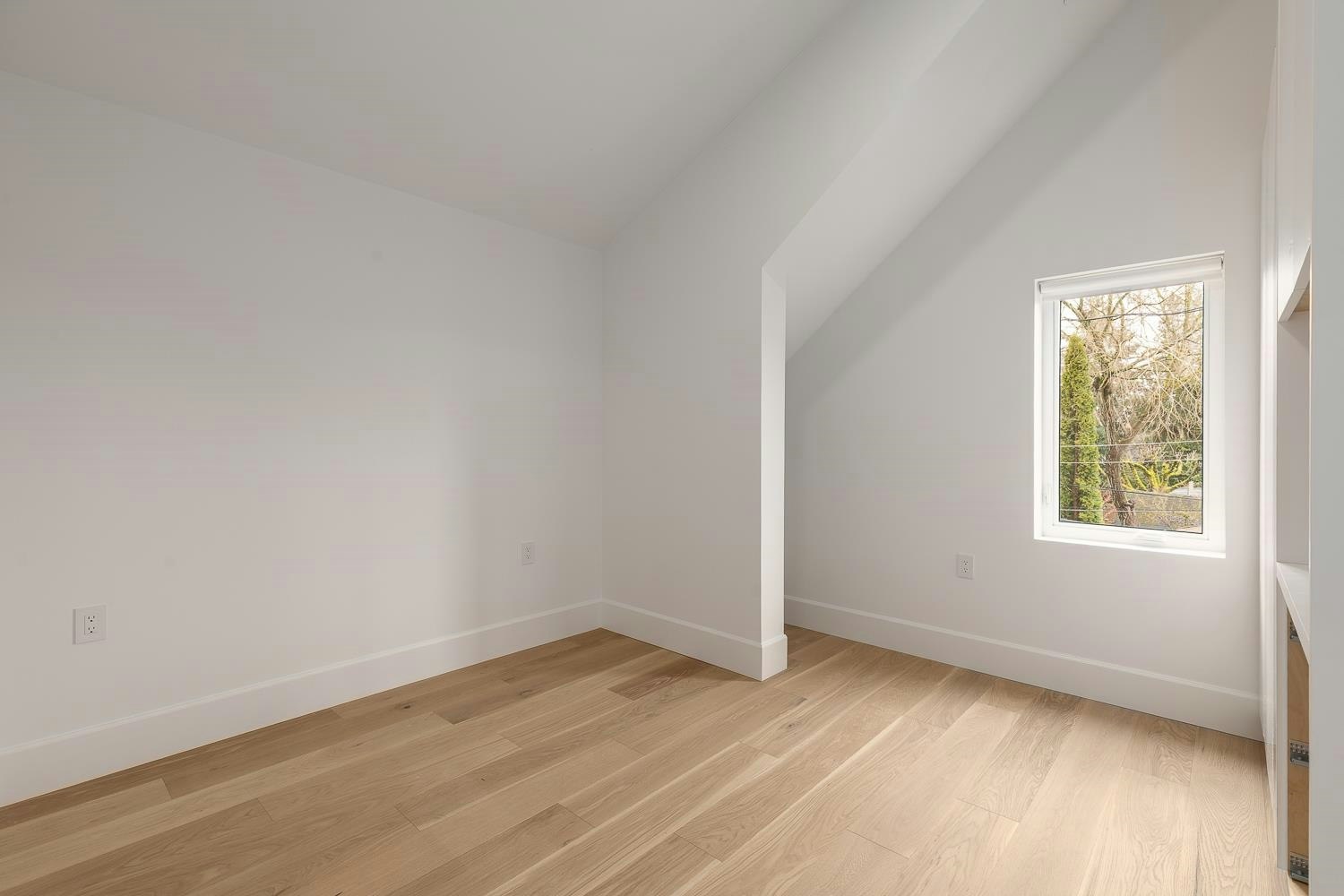 849 E 19th Avenue, Vancouver, BC, V5V 1K6 - 9