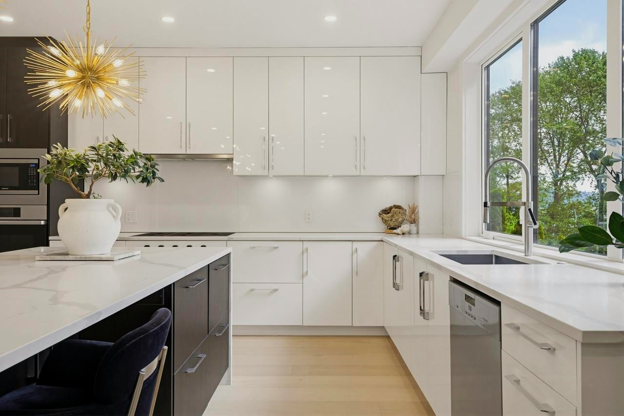 919 E 4th Street, North Vancouver, BC, V7L 1K3 - 12