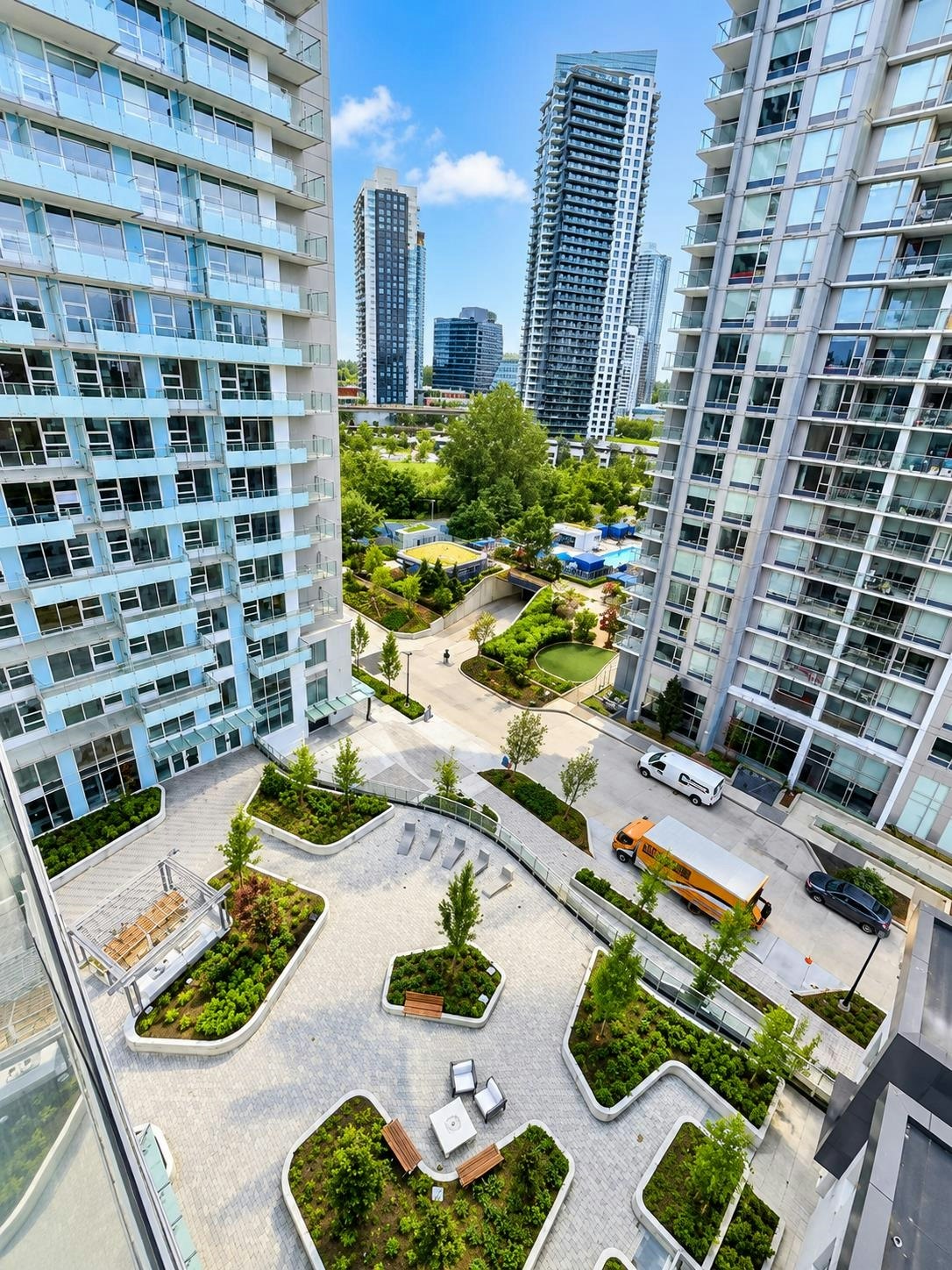 10xx-13778 100 Avenue, Surrey, BC, V3T 0V3 - 13