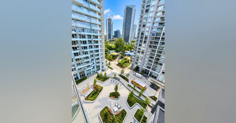 10xx-13778 100 Avenue, Surrey, BC, V3T 0V3 - 13