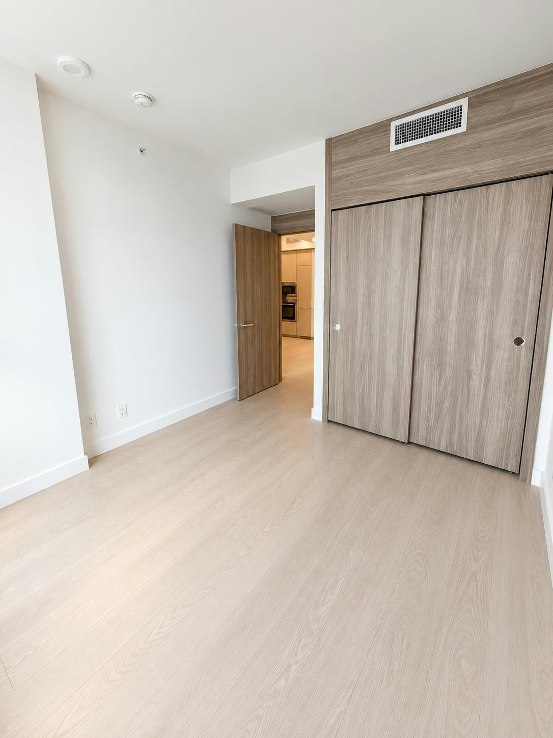 10xx-13778 100 Avenue, Surrey, BC, V3T 0V3 - 5