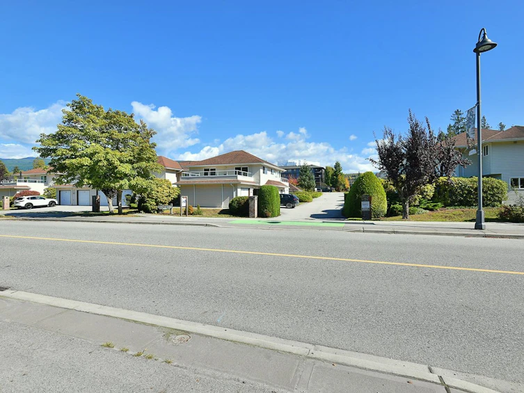24-5610 Trail Avenue, Sechelt, BC, V7Z 0H8 - 25