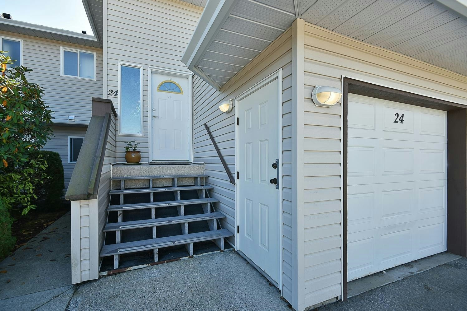 24-5610 Trail Avenue, Sechelt, BC, V7Z 0H8 - 23