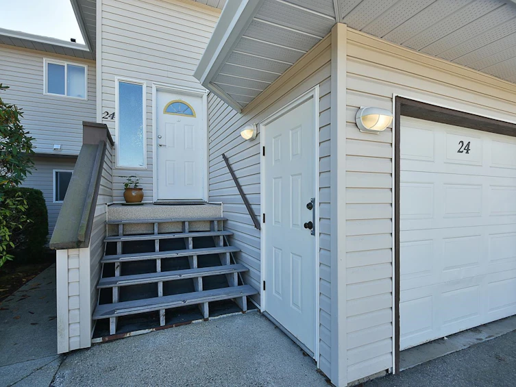 24-5610 Trail Avenue, Sechelt, BC, V7Z 0H8 - 23