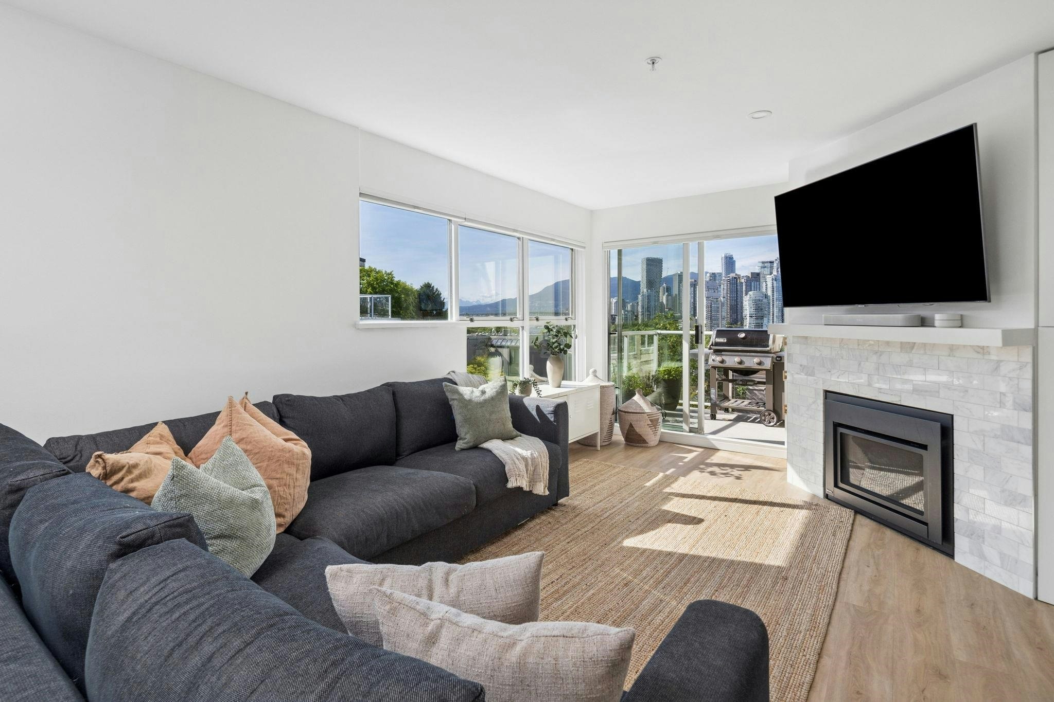 103-933 W 8th Avenue - 2
