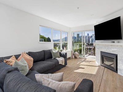 103-933 W 8th Avenue - 2