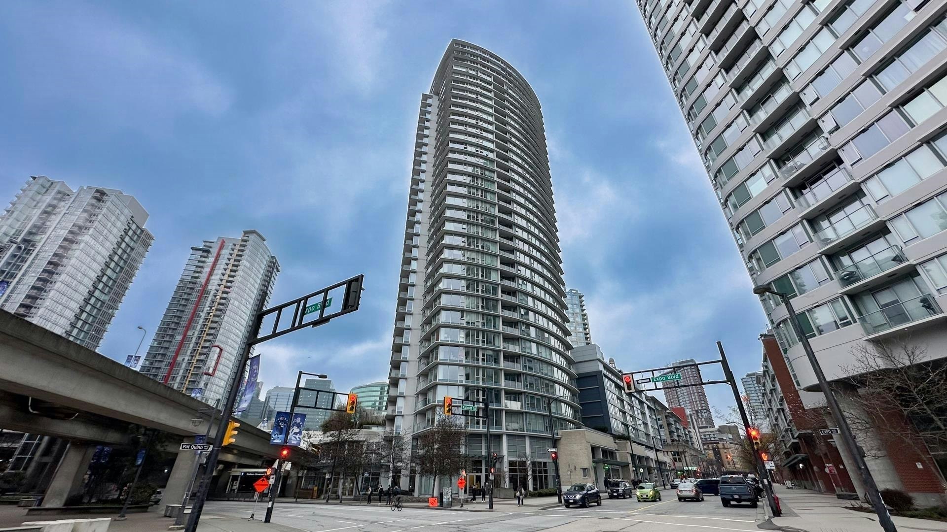 2705-689 Abbott Street - 4