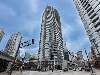 2705-689 Abbott Street - 4