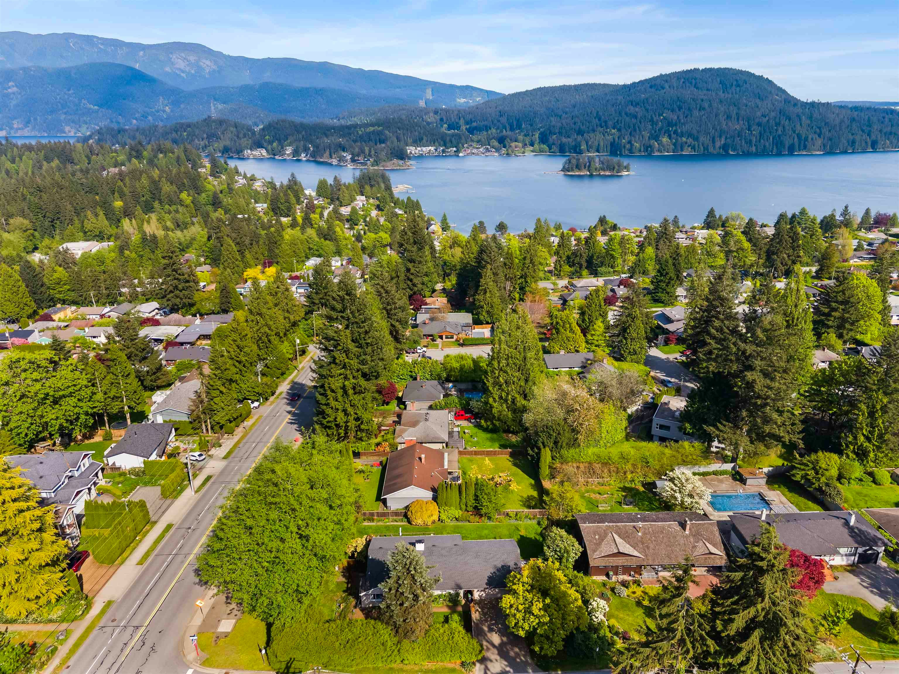 998 Fairway Drive, North Vancouver, BC, V7G 1L8 - 36