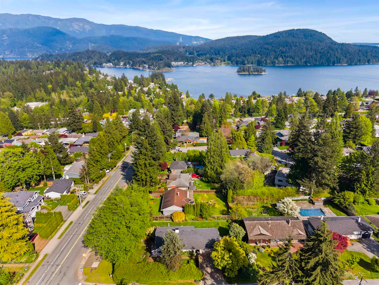 998 Fairway Drive, North Vancouver, BC, V7G 1L8 - 36
