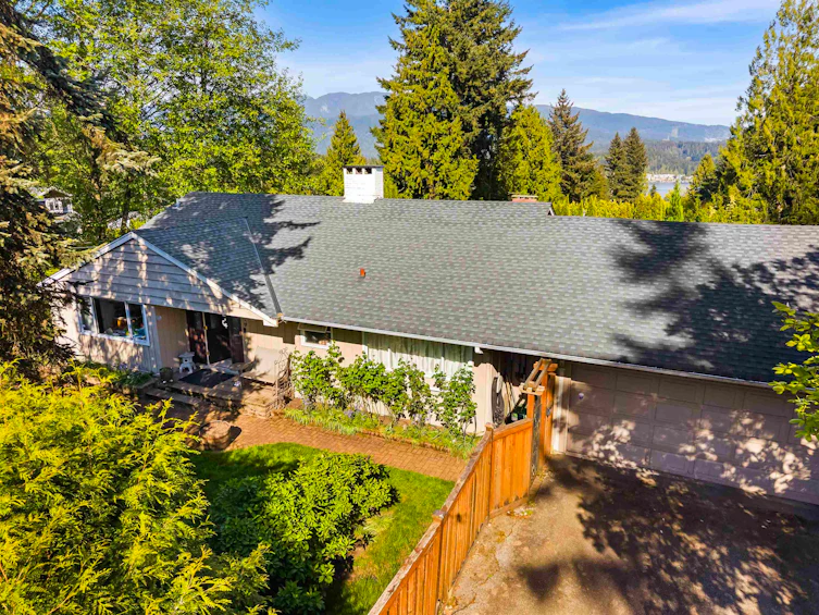 998 Fairway Drive, North Vancouver, BC, V7G 1L8 - 4